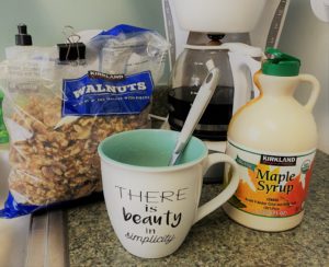 Anti-inflammation nutrition for breakfast with oats and walnuts